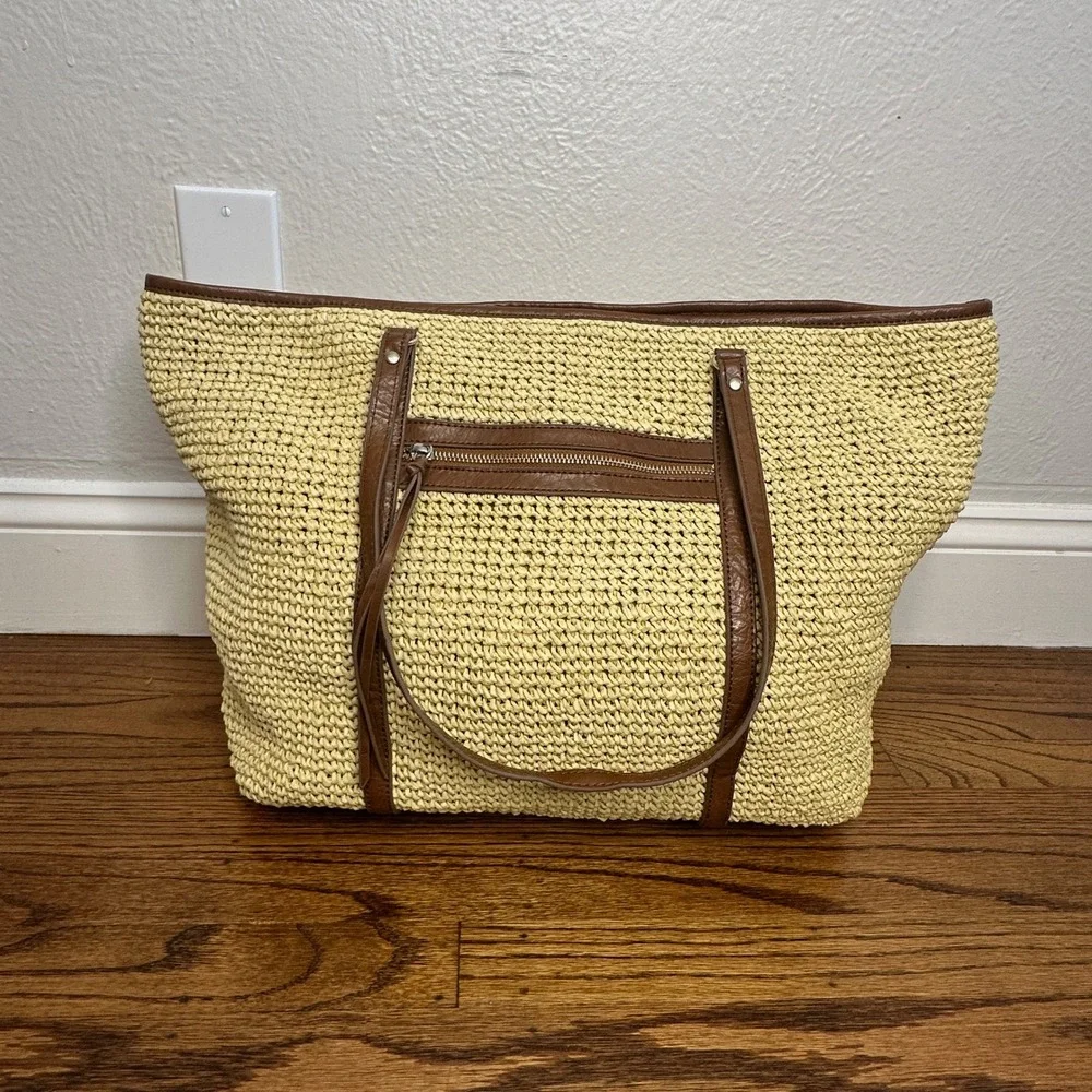 Banana Republic Woven Straw Tote Bag Brown Trim Large Beach Shoulder Bag Tan